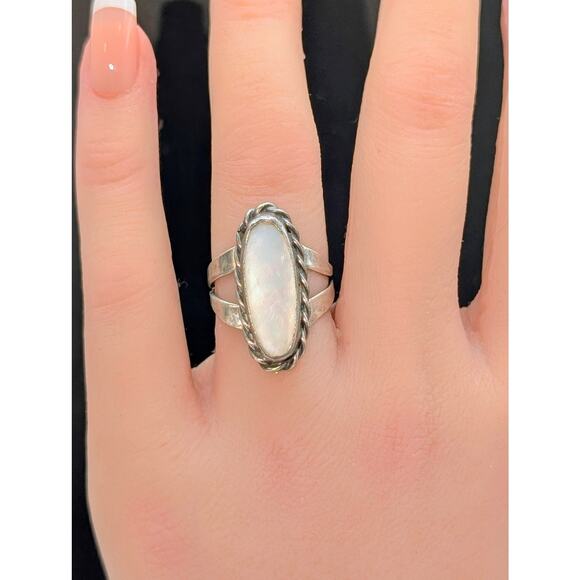 Vtg Southwestern Oblong Mother of Pearl Split Shank 925 Sterling Ring Size 5.75 - Picture 7 of 9